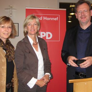 Franz-Josef Windisch vom Mieterverein (r.) bei der SPD-Bad Honnef
